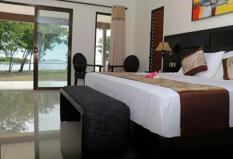 キングサイズベッドのスタンダードルーム, Nila Beach Resort