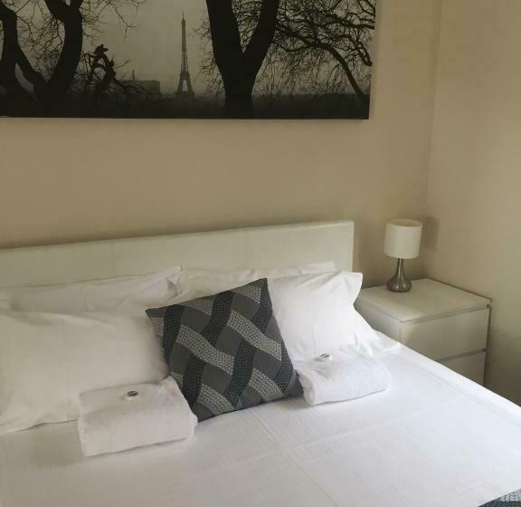 标准三人间, Narimba Motel