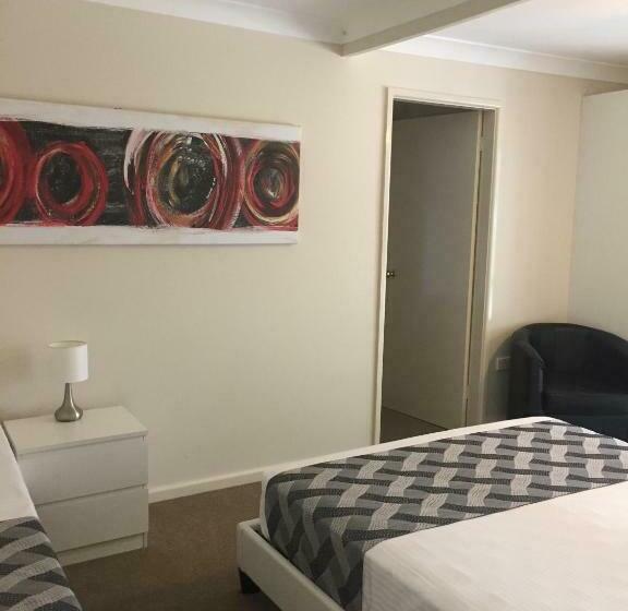 家庭间, Narimba Motel