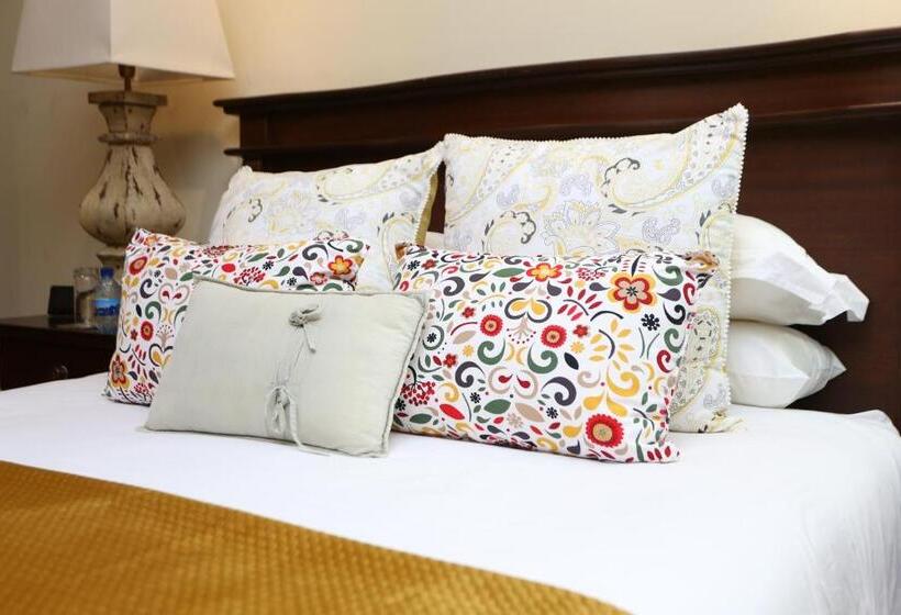 高级套房, Shangri La Manor