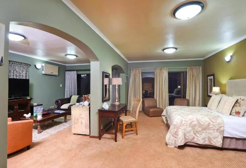 سوییت لوکس, Shangri La Manor