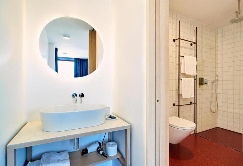 سوییت جونیور با چشم‌انداز شهر, Tower Rooms