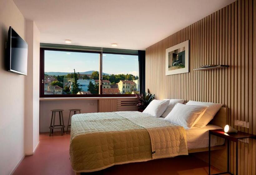 اتاق لوکس, Tower Rooms