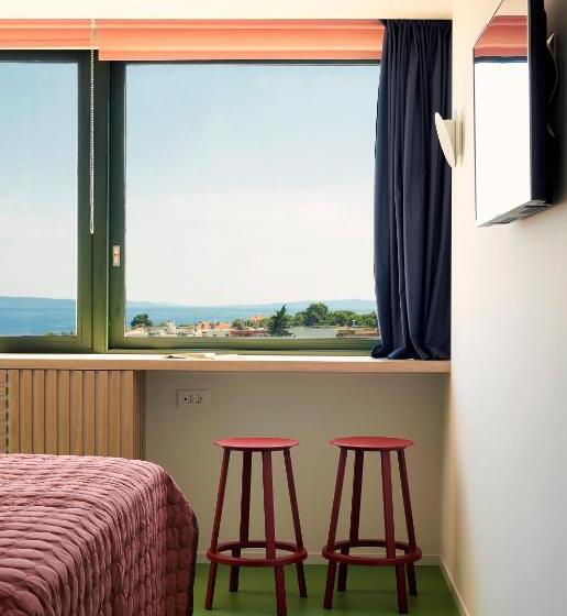 اتاق سوپریور با چشم‌انداز دریا, Tower Rooms