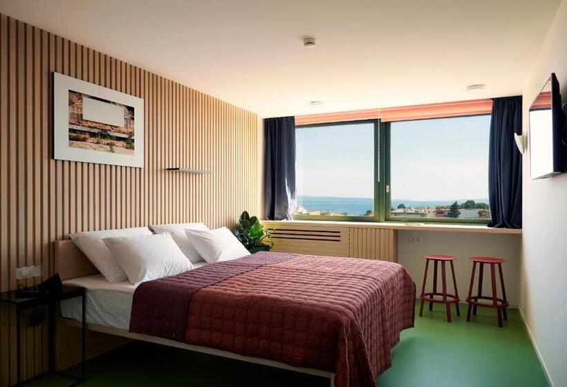 اتاق سوپریور با چشم‌انداز دریا, Tower Rooms