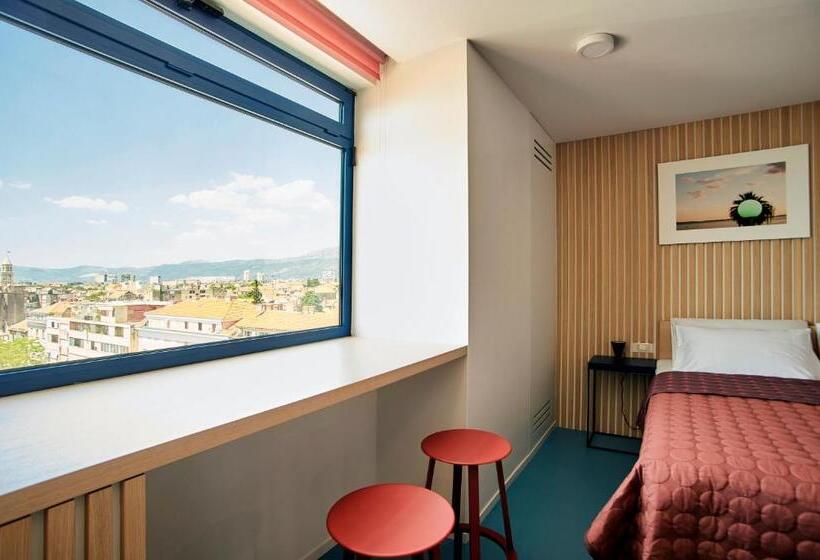 اتاق سوپریور با چشم‌انداز دریا, Tower Rooms