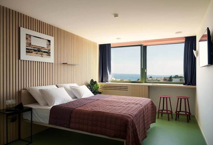 اتاق سوپریور با چشم‌انداز دریا, Tower Rooms