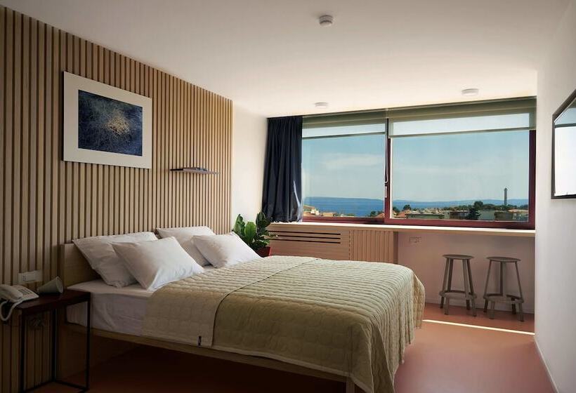 اتاق سوپریور با چشم‌انداز دریا, Tower Rooms