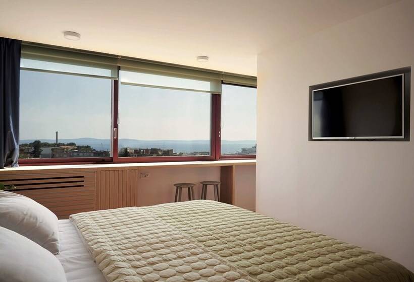 اتاق سوپریور با چشم‌انداز دریا, Tower Rooms