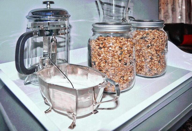 جناح عائلي, Upper House Guesthouse