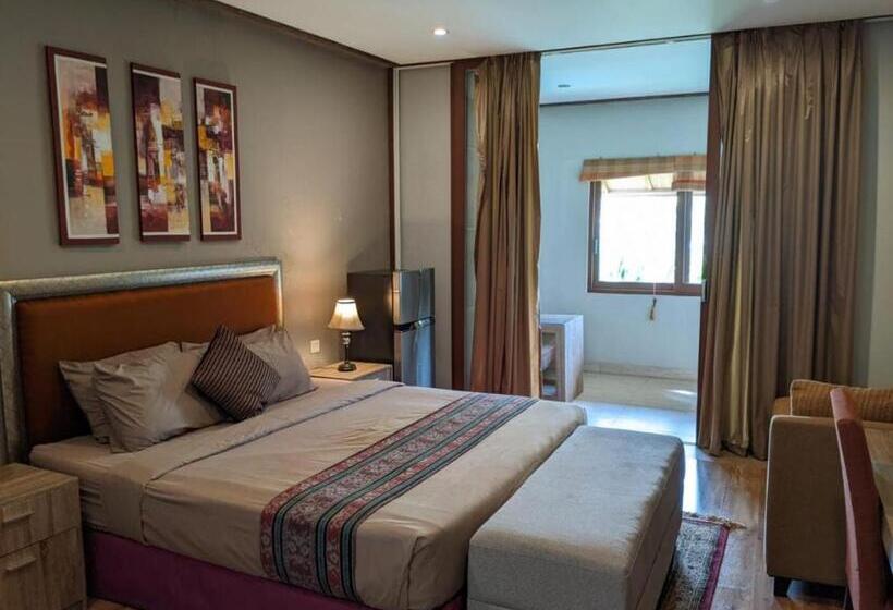 Номер Стандарт Вид на Бассейн, Puri Sabina Bed & Breakfast