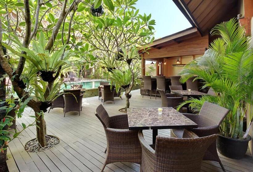 Четырехместный Номер Стандарт Вид на Сад, Puri Sabina Bed & Breakfast