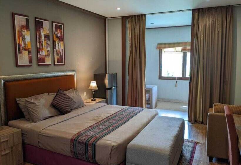 Номер Стандарт Вид на Бассейн, Puri Sabina Bed & Breakfast