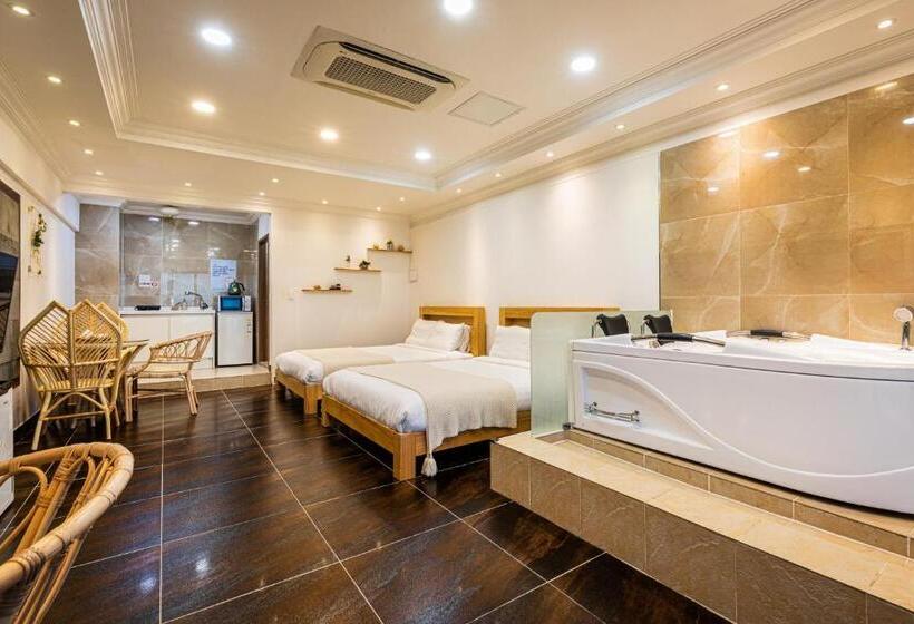 Suit Deluxe, Sun And Moon Resort