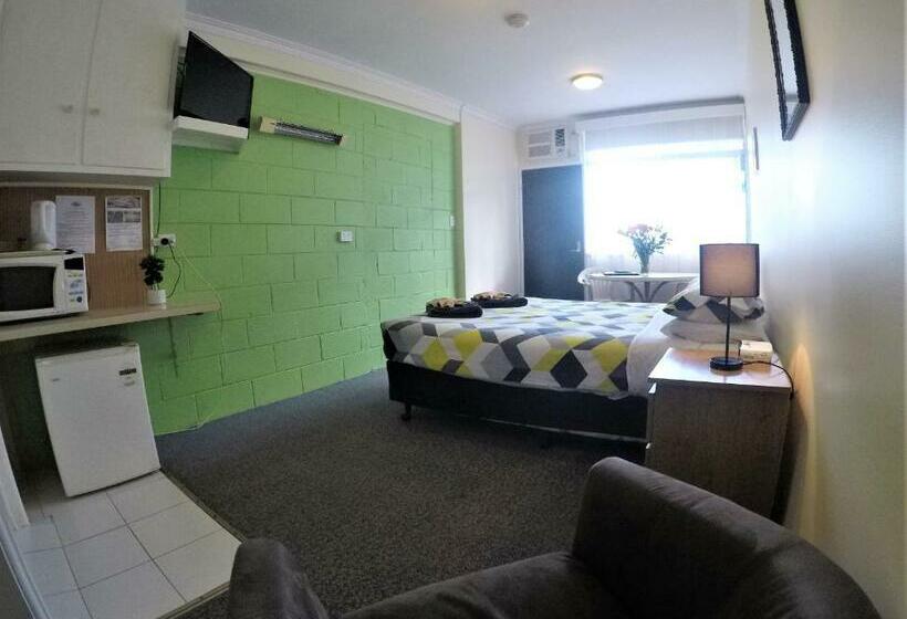 غرفة قياسية, Turnin Motel