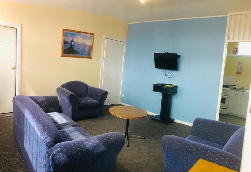 شقة 3 غرف, Turnin Motel