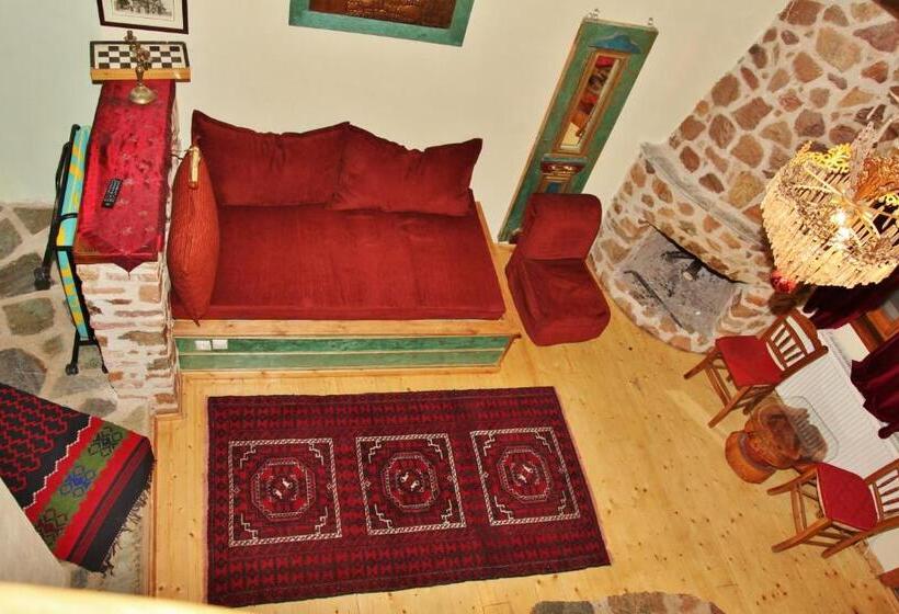 بنگله خانوادگی, Iaspis Guesthouse