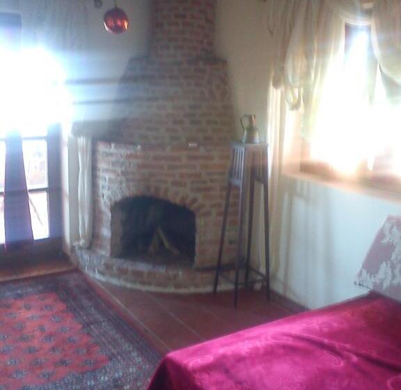 بنگله خانوادگی, Iaspis Guesthouse