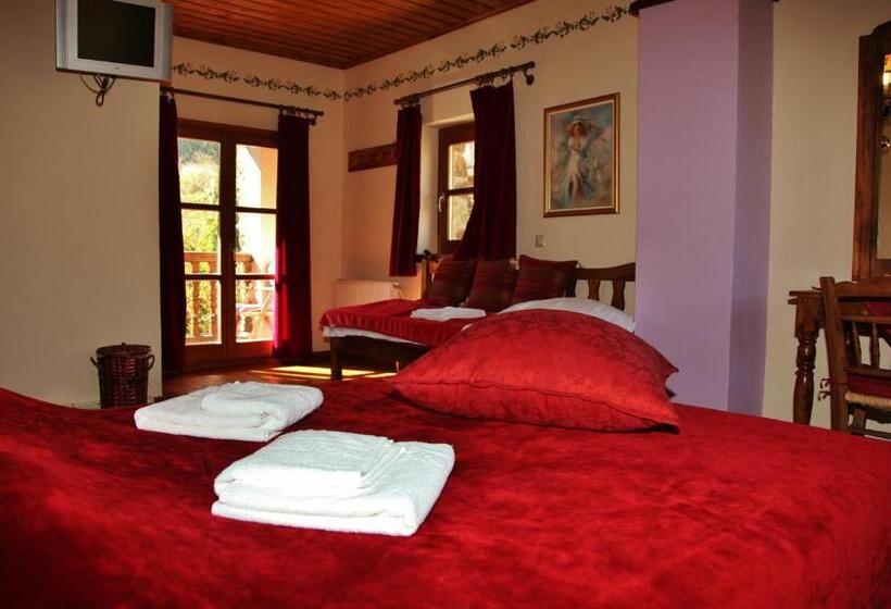 חדר סטנדרטי לשלושה עם נוף, Iaspis Guesthouse