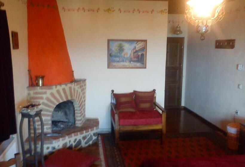 חדר סטנדרטי לשלושה עם נוף, Iaspis Guesthouse