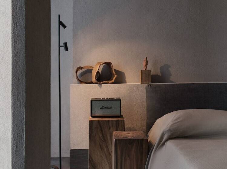 جناح مطل على المدينة, Monastik Living In Athina