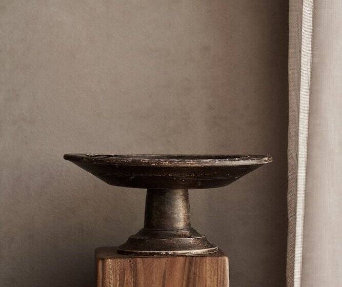 جناح بريميوم, Monastik Living In Athina