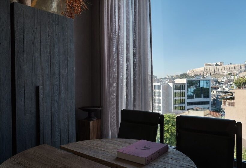 جناح بريميوم, Monastik Living In Athina