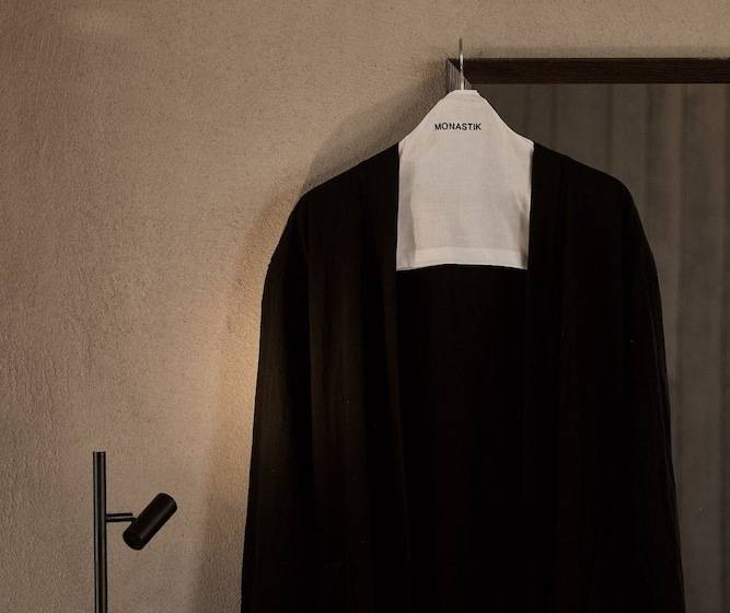 סוויטת פנטהאוז, Monastik Living In Athina