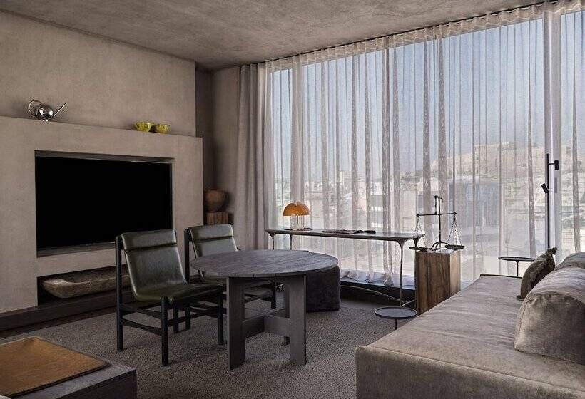 جناح ذو إطلالة, Monastik Living In Athina