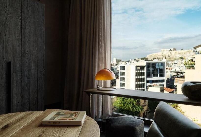 جناح بريميوم, Monastik Living In Athina