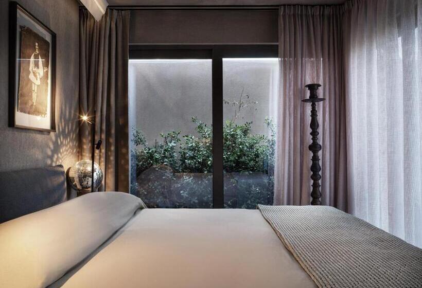 Пентхаус Люкс, Monastik Living In Athina