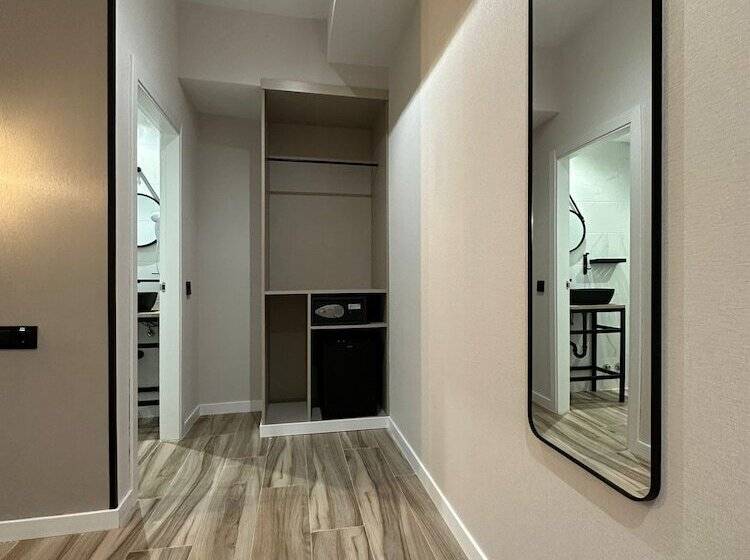 اتاق سوپریور, Cc Opera Suites