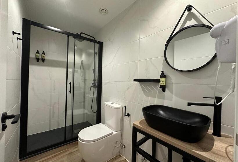 اتاق اکونومی, Cc Opera Suites