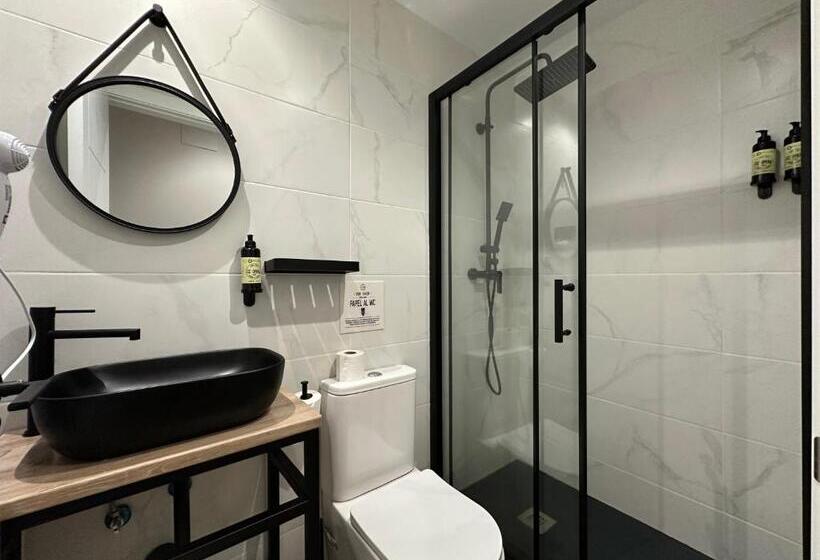 اتاق استاندارد چهار تخته, Cc Opera Suites