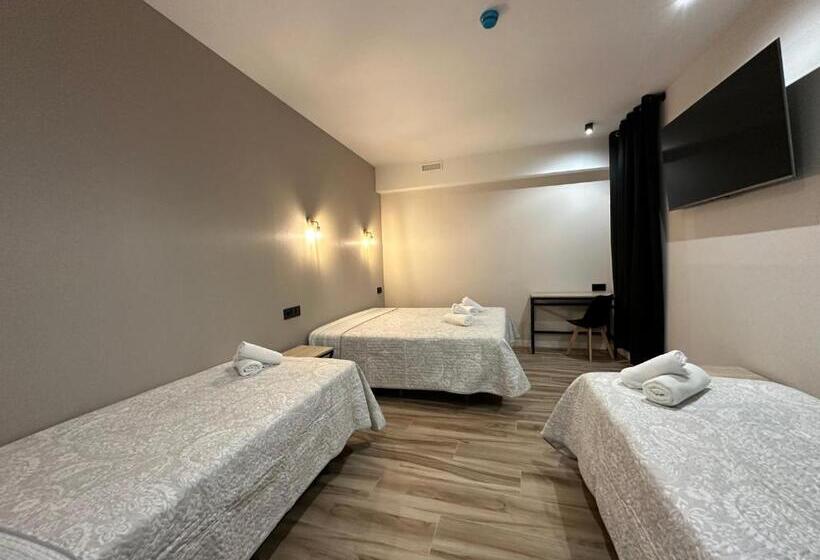 اتاق استاندارد چهار تخته, Cc Opera Suites