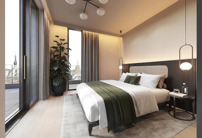 발코니 디럭스 룸, The Store