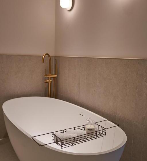 스위트, The Store