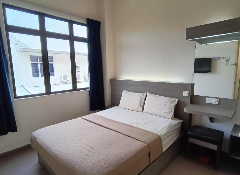 Quarto Economy, Park City Motel