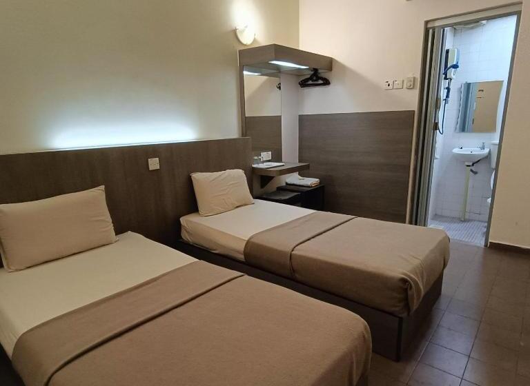 Quarto Economy, Park City Motel