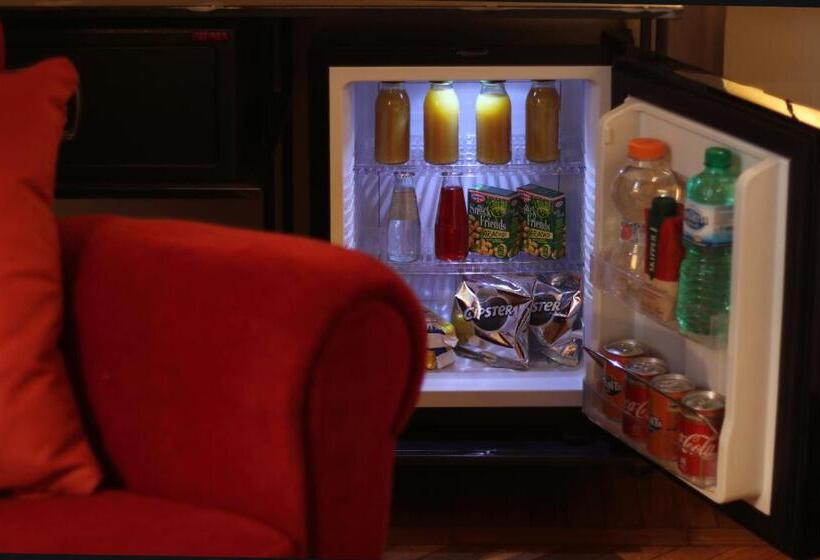 اتاق لوکس خانوادگی, Corsini Tintori