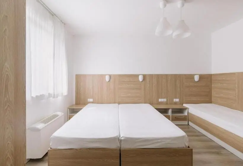 Standard Kolmen Hengen Huone, Eco Hotel Zdravetz