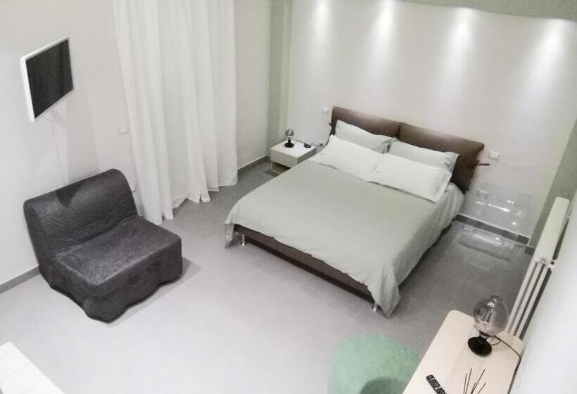 חדר סטנדרט עם מרפסת, Ermes Rooms B&b