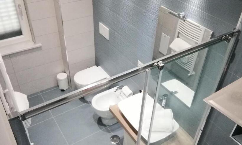 חדר סטנדרט נוף לגינה, Ermes Rooms B&b