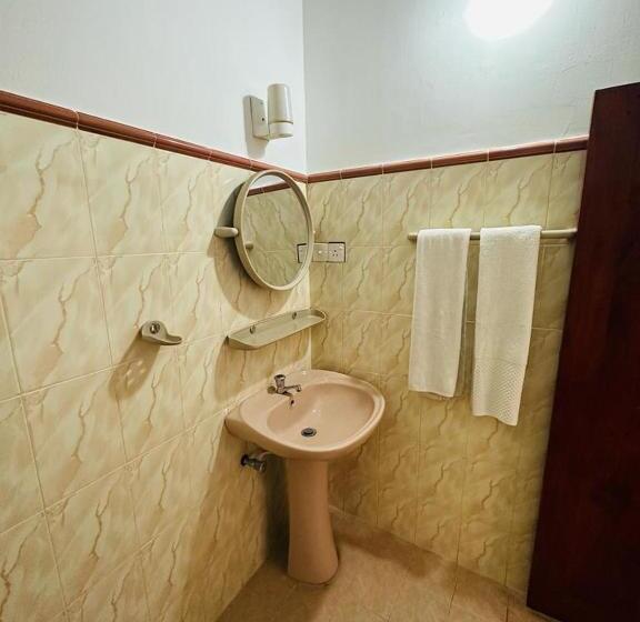 이코노미 룸, Funky