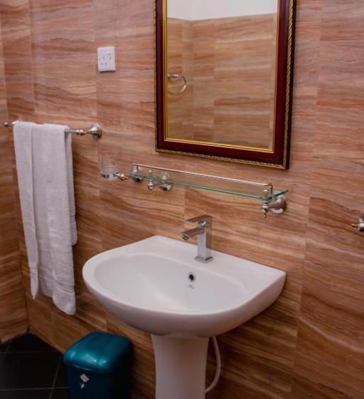 غرفة ديلوكس, Randima