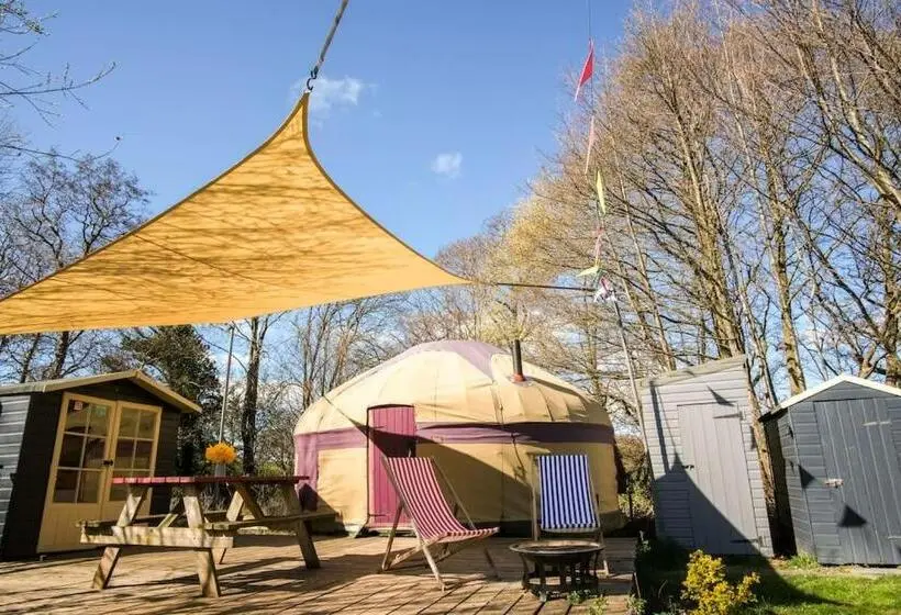 Talo 1 Makuuhuone, Wye Glamping