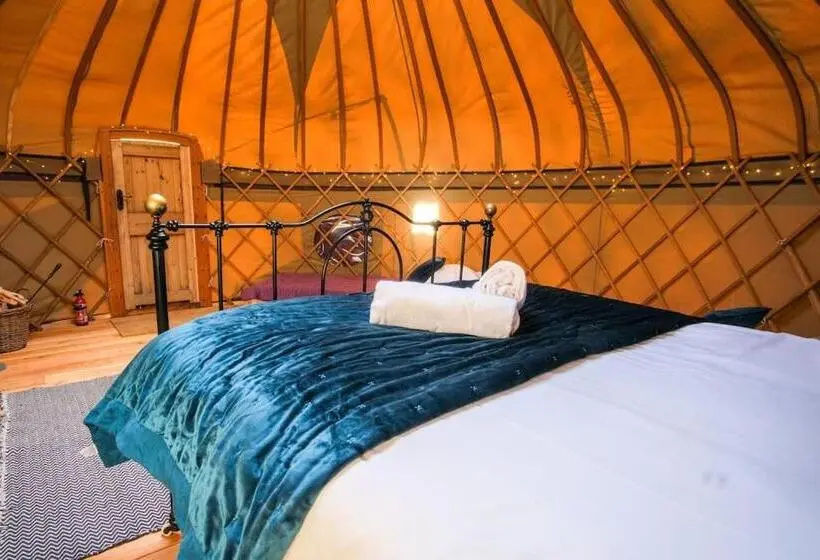 Talo 1 Makuuhuone, Wye Glamping