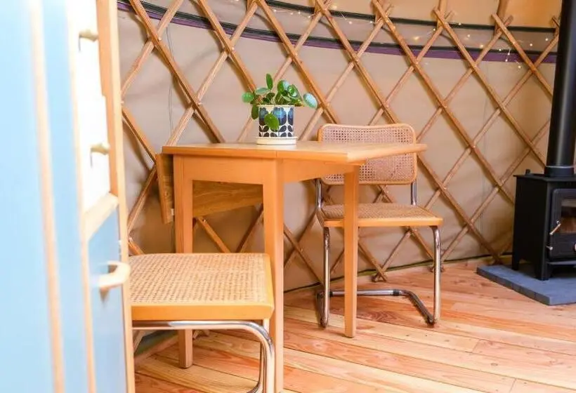 Talo 1 Makuuhuone, Wye Glamping