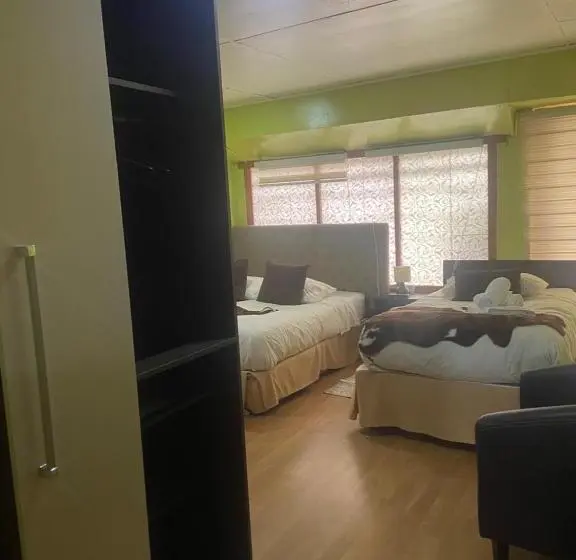 ベーシックトリプルルーム, Hostal Queltehue