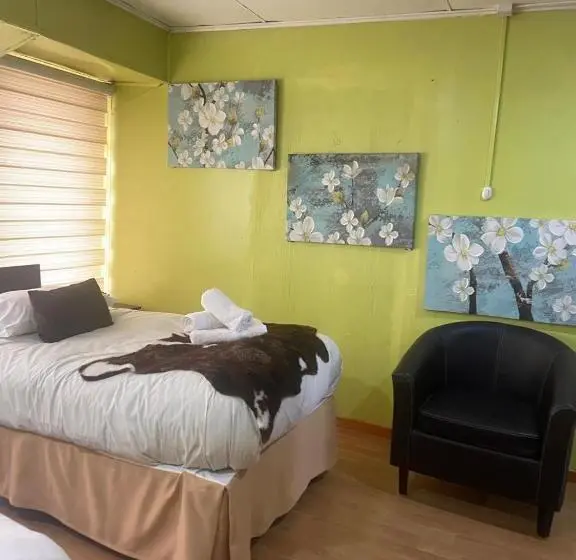 ベーシックトリプルルーム, Hostal Queltehue